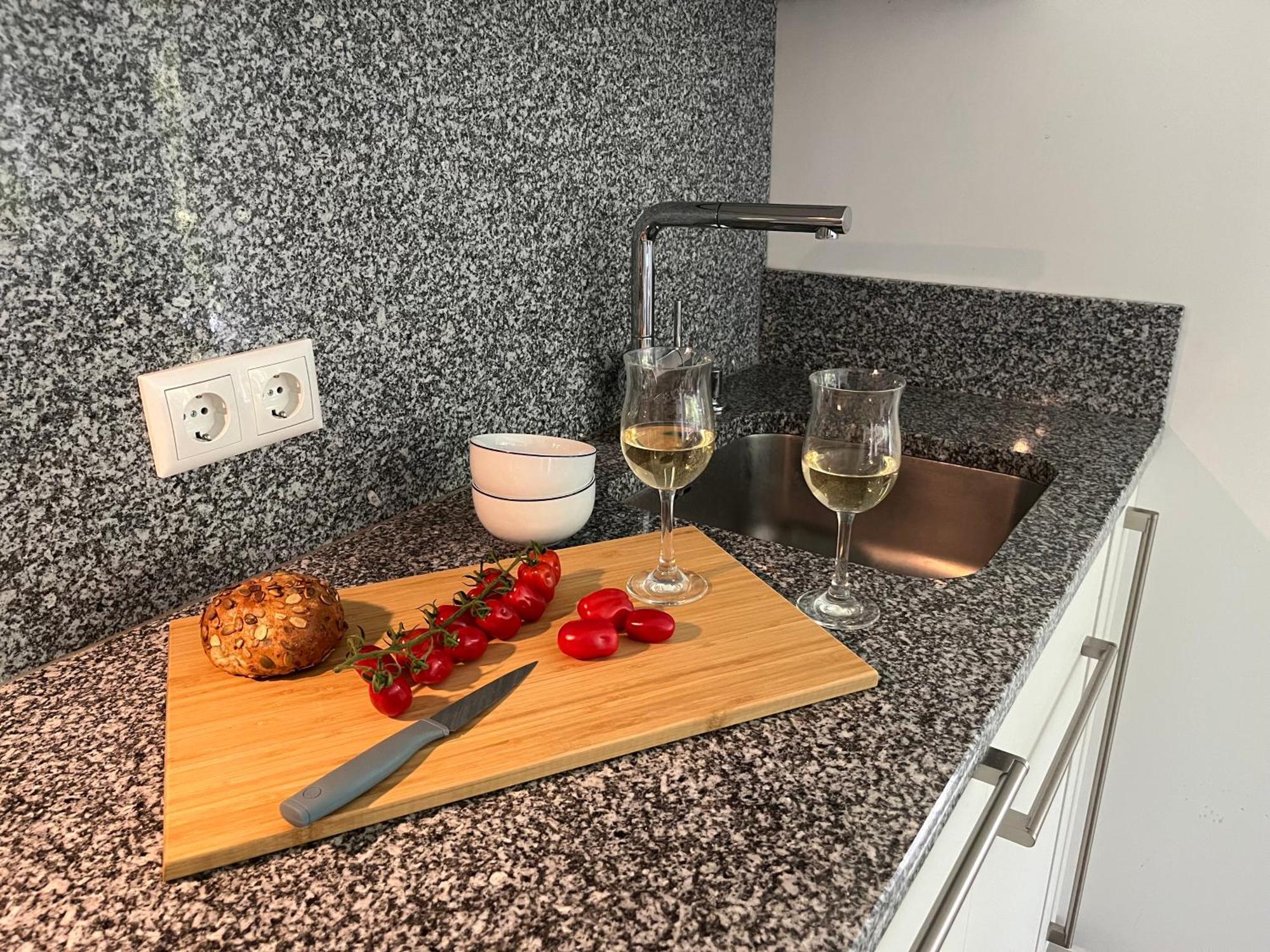 Apartamento Modern Studio With Garden Near Isar River, Munique